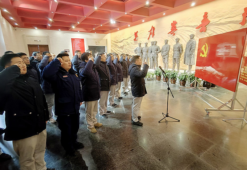 388vip太阳集团组织新党员入党宣誓典礼